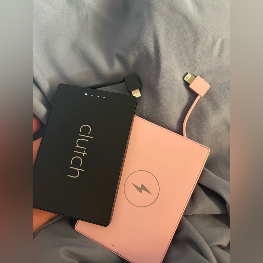 Clutch Pro Portable Power Bank Duo - Black & Pink